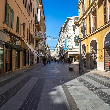 Апартаменти La Casa Di Marge Санремо